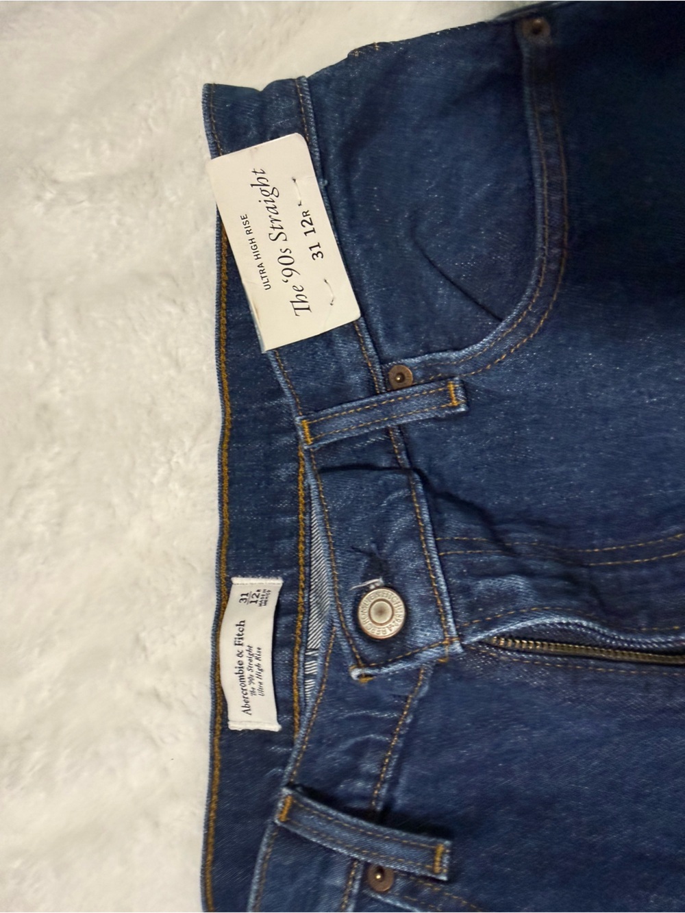 Abercrombie & Fitch Ultra High Rise 90s Straight Jean - Picture 8 of 9